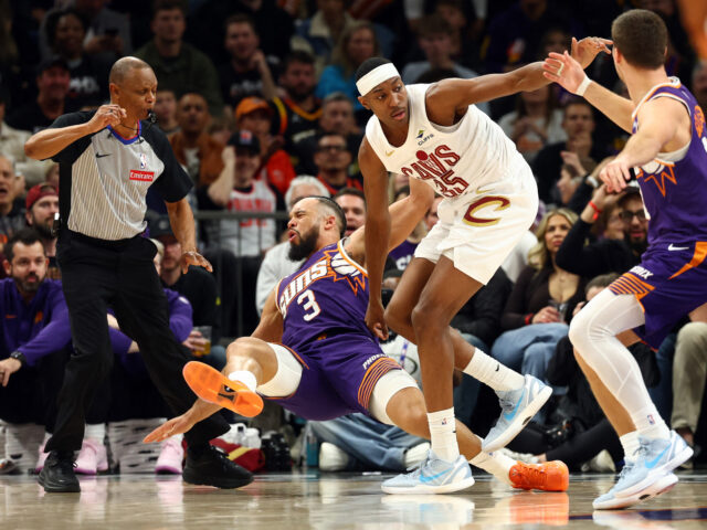 台灣新聞通訊社-NBA／太陽「惡棍」布魯克斯又被吹T 但不計入禁賽規定次數