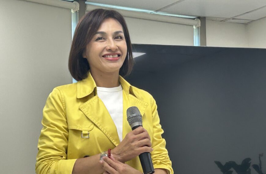 台灣新聞通訊社-影／初選落敗邱議瑩面帶笑容受訪 「結果不盡人意我謙卑接受」