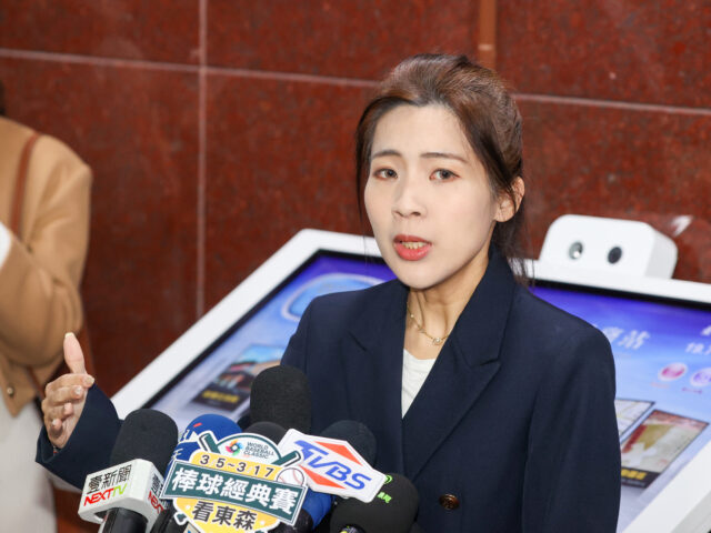 台灣新聞通訊社-台大狼醫連環爆…石崇良吐「不該錯一次廢照」徐巧芯轟：踐踏受害者