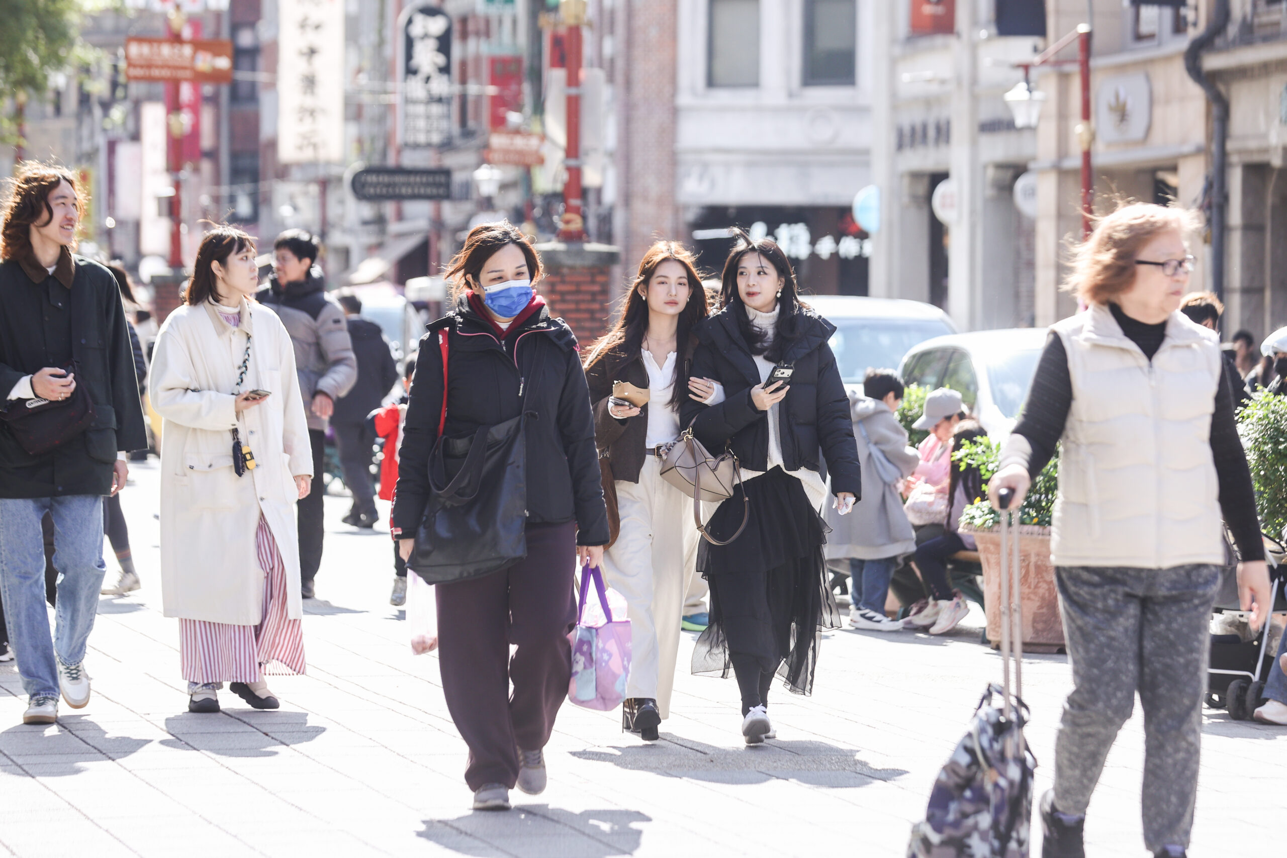 台灣新聞通訊社-今高溫27度早晚冷 吳德榮：下周二強冷空氣再南下