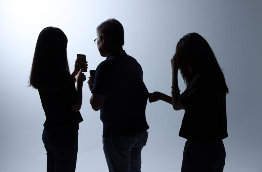 台灣新聞通訊社-挺過和已婚男下屬出入10次以上情趣旅館爭議 小川晶再度當選日本前橋市長