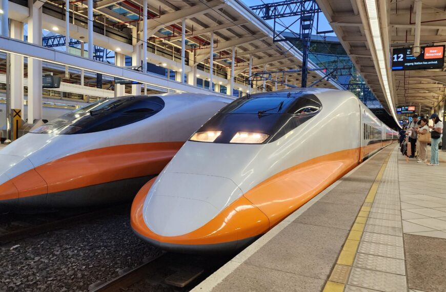 台灣新聞通訊社-高鐵台南站旅客落軌台南-左營停駛 中午12時54分恢復正常營運