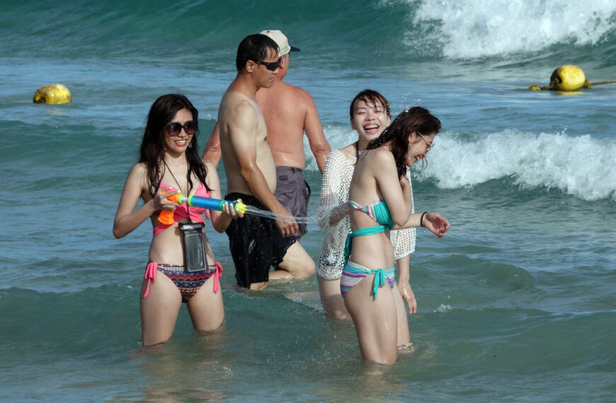 台灣新聞通訊社-還在怪年輕人愛出國? 網友列「墾丁2死穴」轟爆:是你們把它玩死