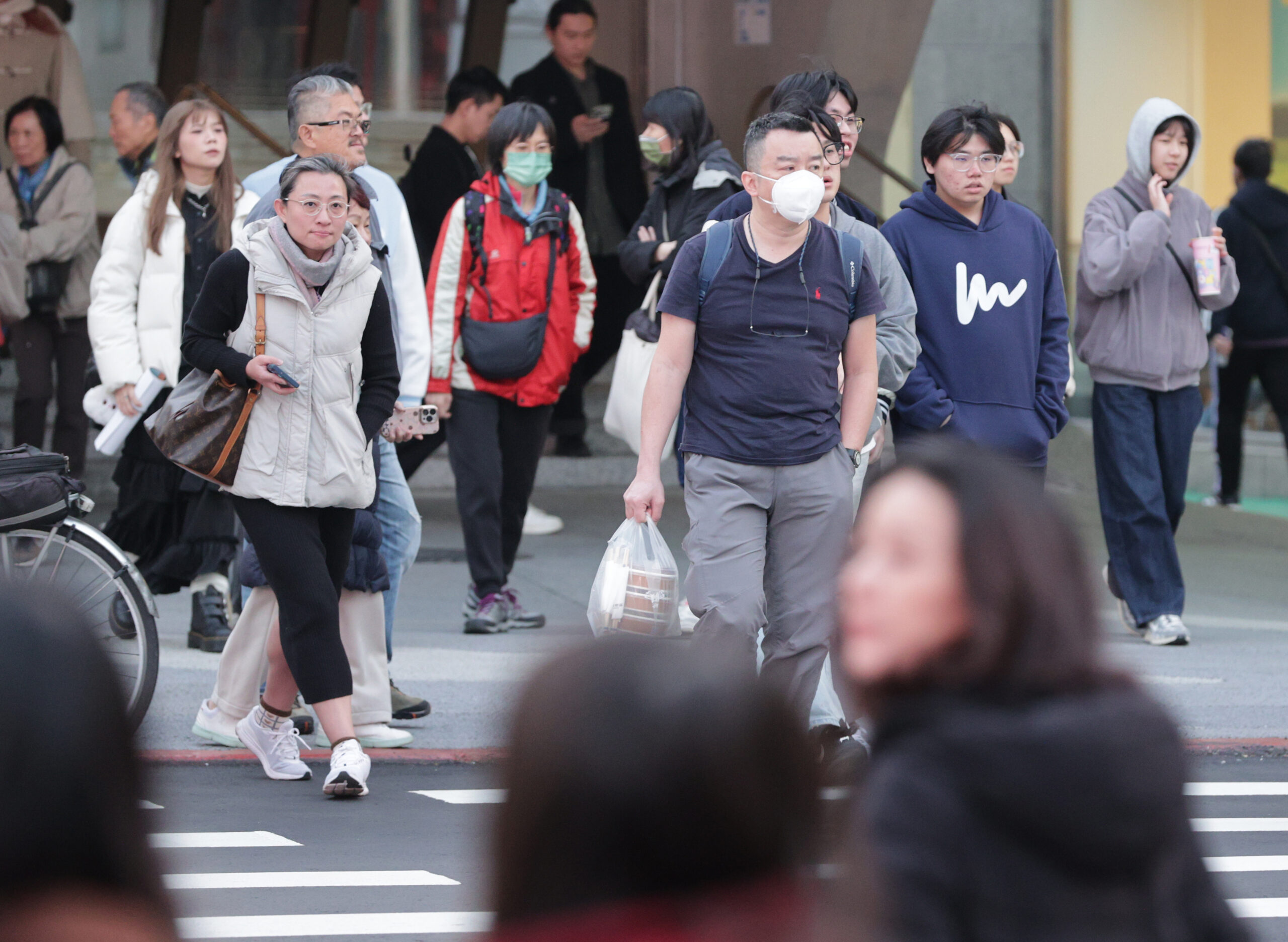 台灣新聞通訊社-北投5.9度低溫 賈新興：明晚起再1波冷氣團來襲 至少凍到這天