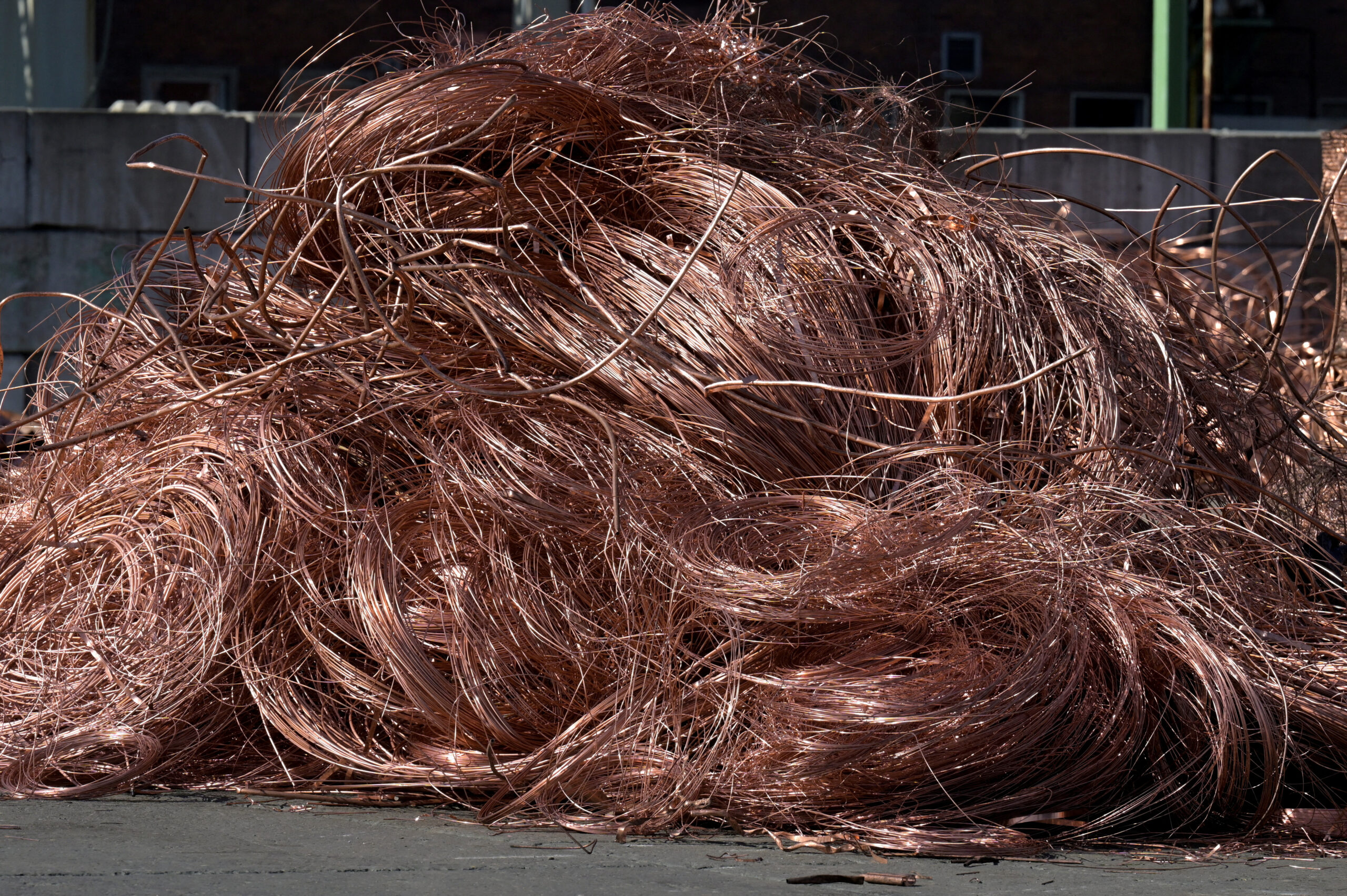 台灣新聞通訊社-銅價漲勢猛烈！網熱議「金銀炒完換銅？」 外資示警反被酸想吃貨