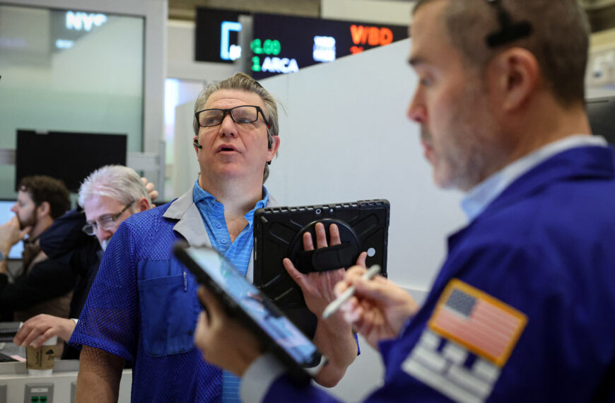 台灣新聞通訊社-科技股下挫而小型股上揚 標普500指數幾無變動但那指跌