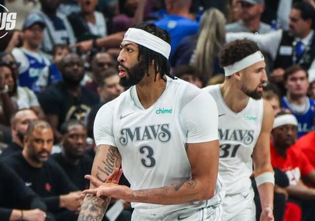 台灣新聞通訊社-NBA／戴維斯連續2年被賣！　獨行俠、巫師8人5選秀權大交易