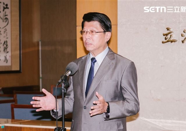 台灣新聞通訊社-李貞秀爭議燒！謝龍介稱憲法不認中華人民共和國：兩岸不存在拋棄國籍