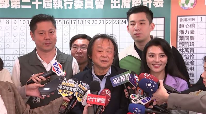 台灣新聞通訊社-帶3子弟兵登記議員初選　王世堅笑喊：民進黨總算有新派系「堅系」