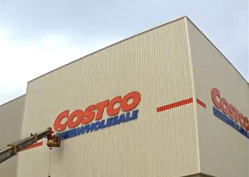 台灣新聞通訊社-全台最大好市多「紅色招牌」掛上了！　官方搶先曝：停車位全台最多