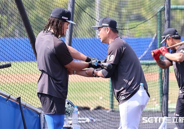 台灣新聞通訊社-WBC／史上最高規格後勤　國家隊運科不只有iPitch！投打都有儀器助調整