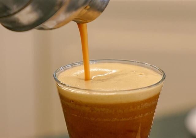 台灣新聞通訊社-獵奇口味沒極限！他驚見超商奶茶加了「這1物」　眾人嚇壞：在懲罰誰？