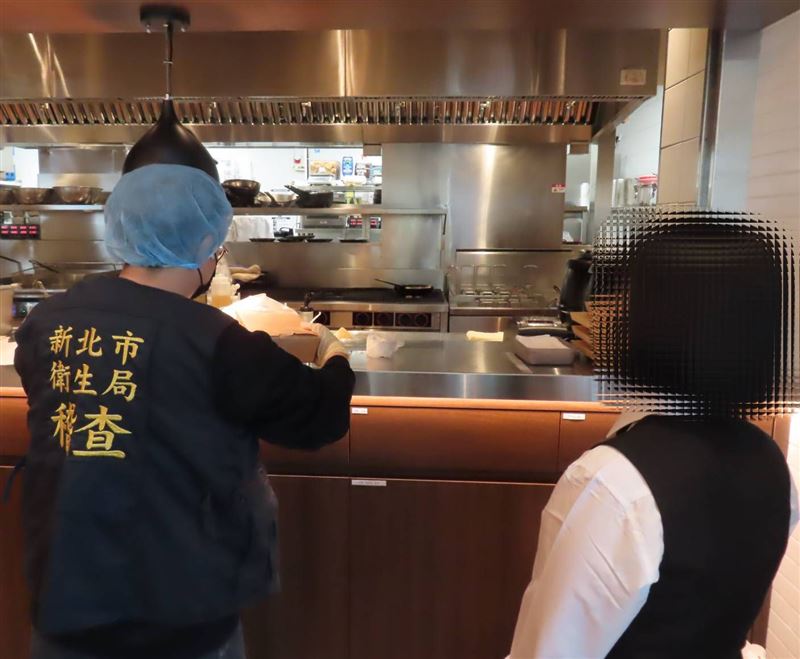 台灣新聞通訊社-凱撒沙拉惹禍？貝里尼宏匯店爆「多人上吐下瀉」急送醫　衛生局採檢中