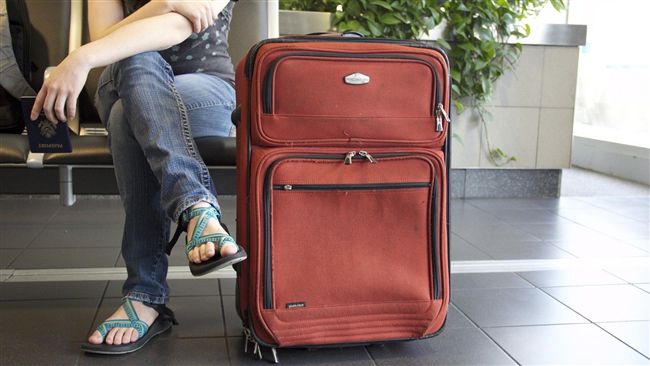 台灣新聞通訊社-用不到2年就壞了！地勤曝行李箱「避雷關鍵」：買前先冷靜3秒
