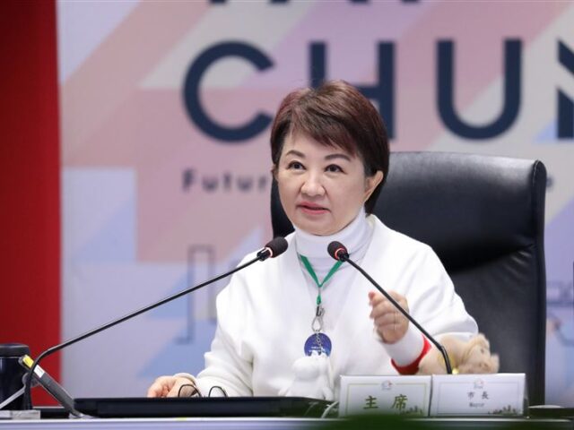 台灣新聞通訊社-巨型「WBC紀念球」獨家在台中！1300吋螢幕直播預賽　邀球迷應援中華隊