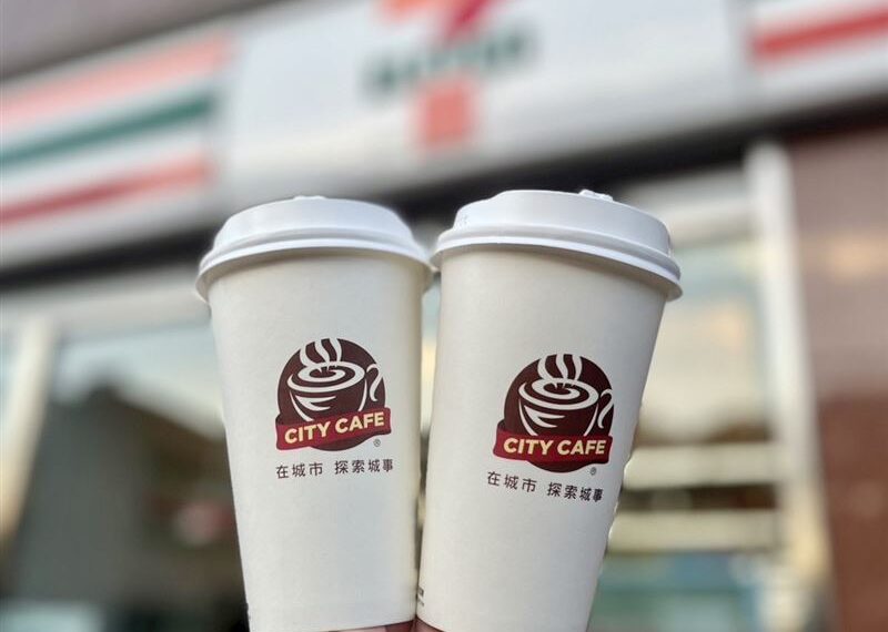 台灣新聞通訊社-4大超商「過年咖啡10元、買2送1」快搶　還有整壺買1送1