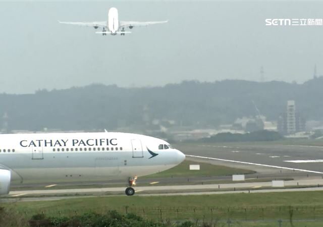 台灣新聞通訊社-快訊／國泰航空CX449剛起飛…又緊急折返小港機場！原因曝光