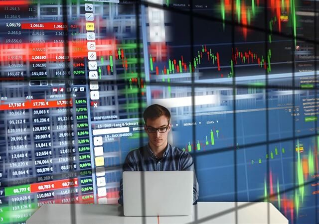 台灣新聞通訊社-上櫃1月營收狂飆年增24%！半導體、AI伺服器撐腰　這族群卻意外翻黑