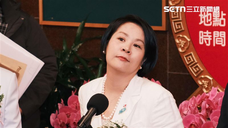 台灣新聞通訊社-控李貞秀假離婚！陳培瑜批民眾黨測試法律底線：夫妻對財產公開有疑慮？