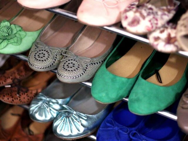 台灣新聞通訊社-很多人做錯！舊鞋丟一般垃圾or回收？亂丟秒吃6000元罰單　還有1處可捐