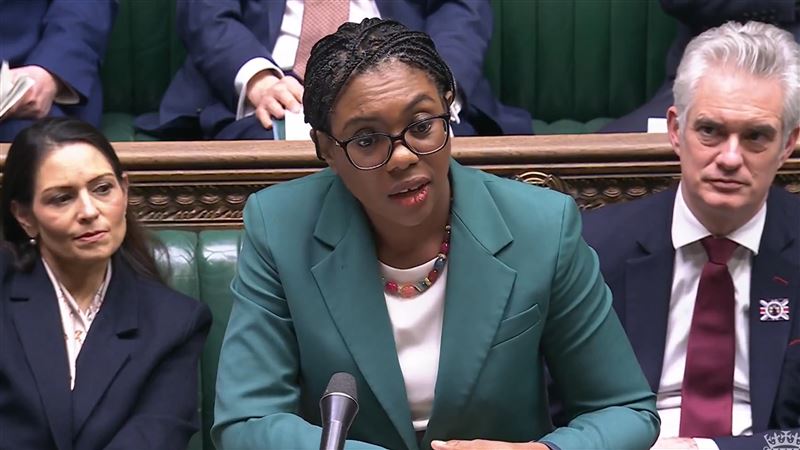 台灣新聞通訊社-5分鐘洗臉施凱爾「跪中行程」　英保守黨黨魁：除帶回Labubu啥都沒談成