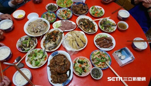 台灣新聞通訊社-人妻怨婆婆過年只等吃！飯前神隱不幫忙　網不挺：有夠會計較