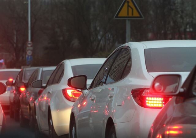 台灣新聞通訊社-春節出遊、返鄉塞車遇「尿急」怎麼辦？過來人推1神物…大小便一次解決