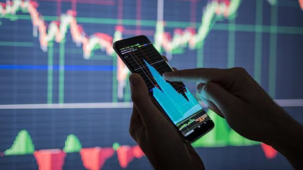 台灣新聞通訊社-收盤／台股收黑488點！台積電重挫20元　中小股同步殺聲隆隆