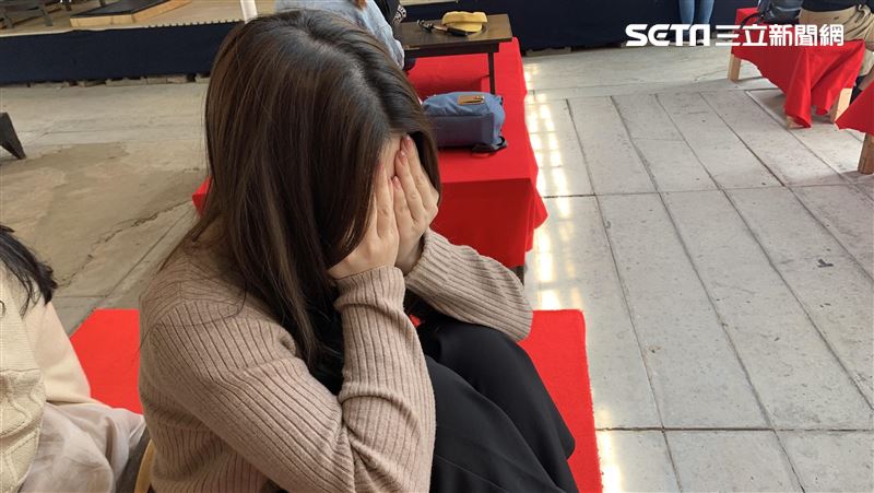 台灣新聞通訊社-公司壓線「最後一天發年終」！一票上班族嘆氣：還要先大掃除