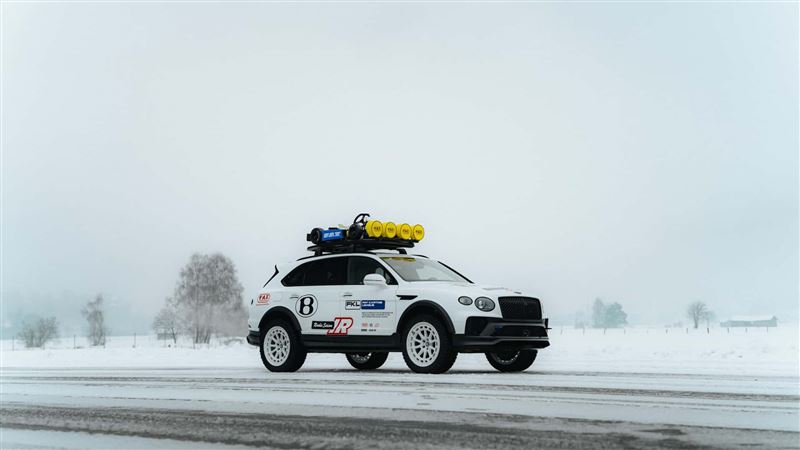 台灣新聞通訊社-怎能不愛車／奢華SUV越野概念　車頂變成卡丁車航母