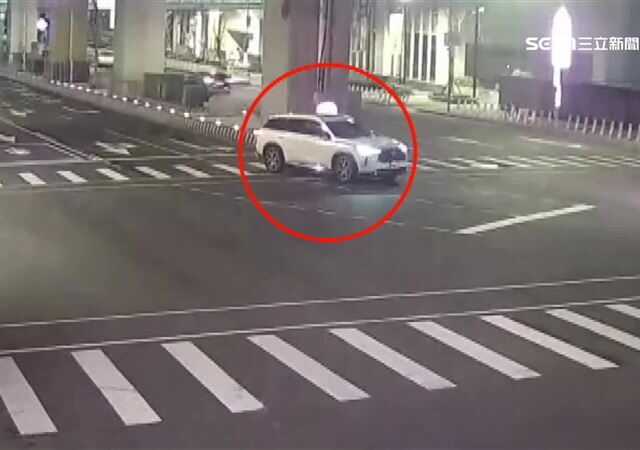 台灣新聞通訊社-孩太吵「1家4口遭丟包」！風向全變了　名醫嘆：原來是不能丟錯人