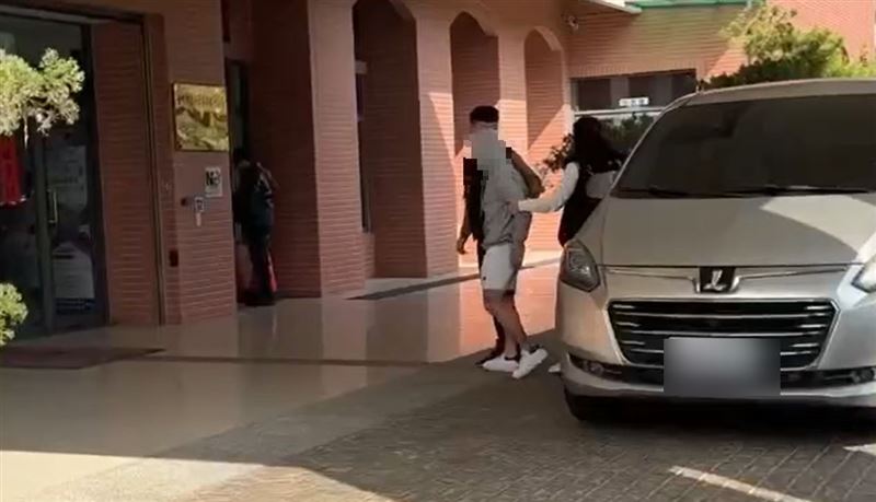 台灣新聞通訊社-開幕3月遭少年狂轟20多槍　知情人士揭台中茶行內幕：外省幫派據點