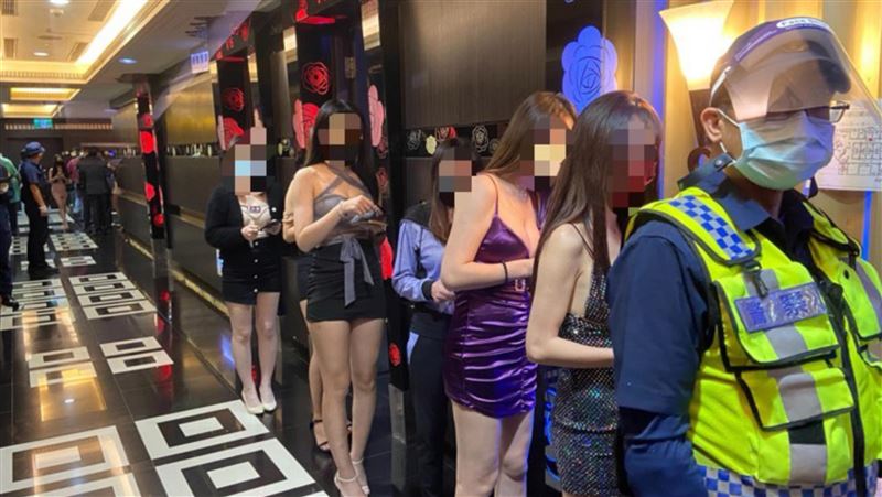 台灣新聞通訊社-酒店妻與男客曖昧遭丈夫怒告！法官說話了：叫「寶貝」是工作需求，免賠