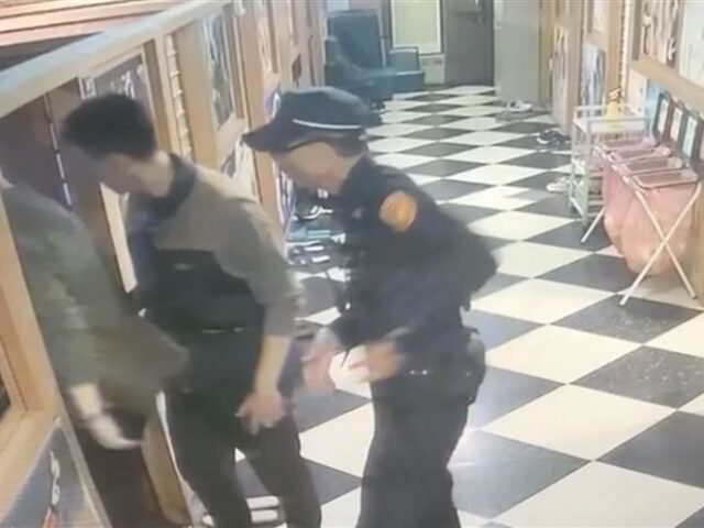 台灣新聞通訊社-北市運將遭「劫車搶錢」2嫌落網　變裝換車南下台中網咖躲藏