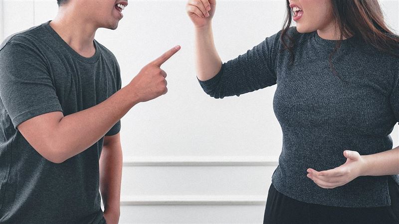 台灣新聞通訊社-人夫中900萬獎金 竟「10天內離婚」狠甩妻!下場慘了