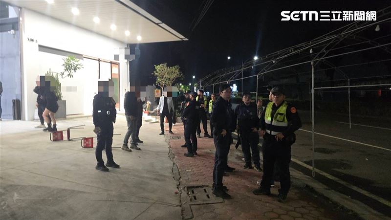 台灣新聞通訊社-歡慶尾牙變調！包商撂10人「押走老闆」他被丟包14公里外…頭還被打傷