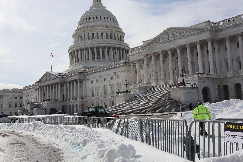 台灣新聞通訊社-藍白封殺軍購案！恐失關鍵軍售延誤防衛　美參院警告：勿追求與中共合影