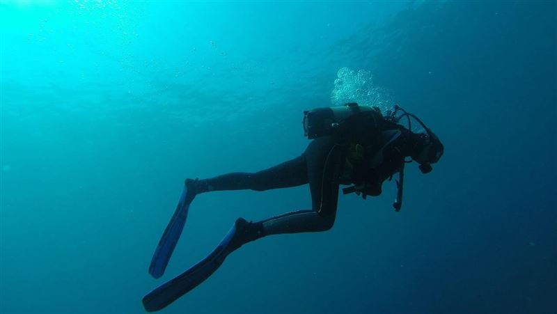 台灣新聞通訊社-替人打撈骨骸卻送命！赴日協尋二戰海底礦災罹難者…台灣潛水員下水猝逝