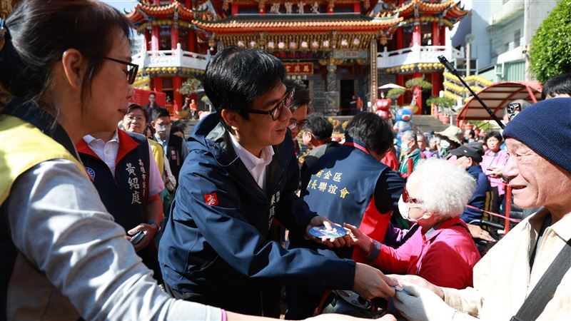 台灣新聞通訊社-蕭旭岑大酸「只比科長大一點而已」陳其邁也看不下去：真的大可不必