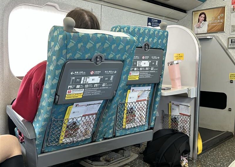 台灣新聞通訊社-搭高鐵「座椅轉90度」面向窗外！16萬人看傻眼　官方發聲了