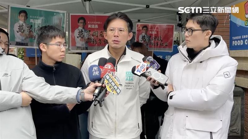 台灣新聞通訊社-被攤商當眾嗆政見抄中央！黃國昌：願意敞開心胸與蘇巧慧支持者好好溝通