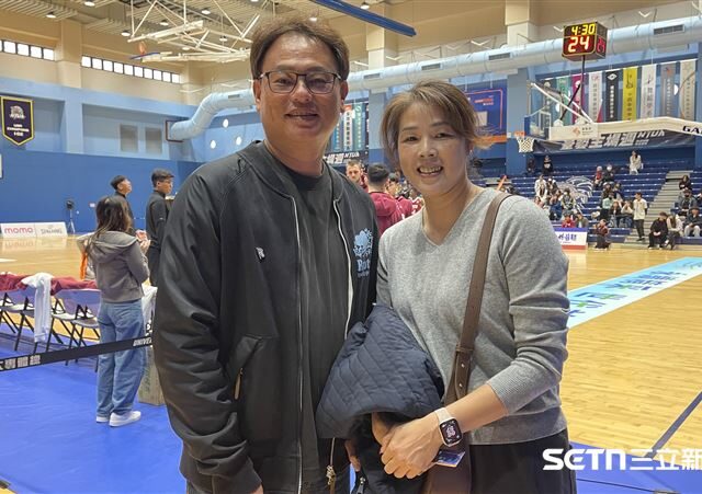 台灣新聞通訊社-UBA／和傅姿伶到場力挺曹祐寧　曹竣崵認看不懂籃球！喊：我只會應援