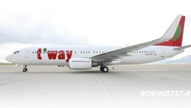 台灣新聞通訊社-快訊／飛機降落驚傳「輪子脫落」　桃園機場跑道急關閉