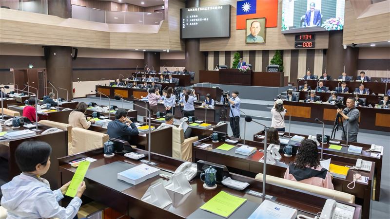 台灣新聞通訊社-春節禮包來了！「1縣市」符合資格者免繳健保費　最快4／1上路