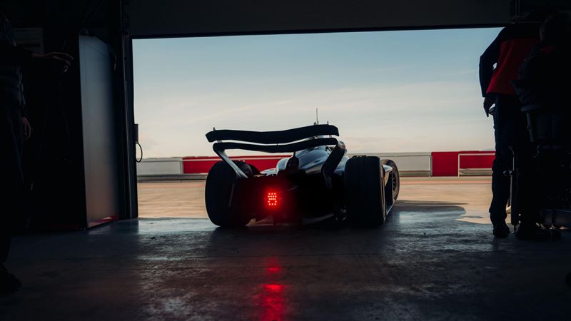 台灣新聞通訊社-不只快、還更聰明！保時捷電動賽車黑科技全揭露