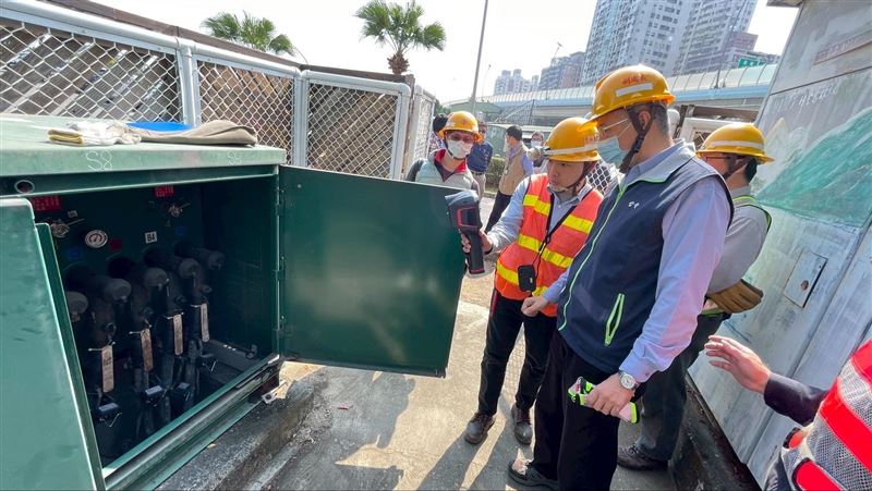 台灣新聞通訊社-春節用電大整備！台電高雄、鳳山區處啟動專案檢測　守護交通醫療不中斷