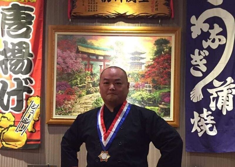 台灣新聞通訊社-獨家／臉長肉球戴口罩　遭嘲笑「你有狂犬病！」大廚：我只是口腔癌四期