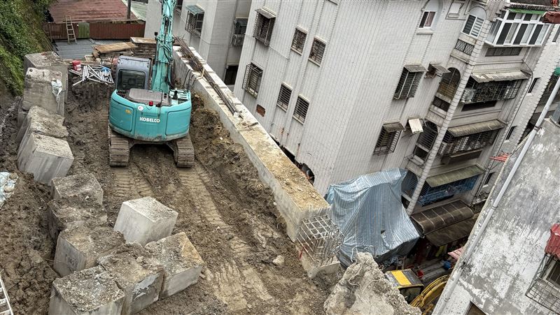 台灣新聞通訊社-新聞幕後／山坡住宅坍塌誰責任？新店2社區有答案　新北市府將依法求償