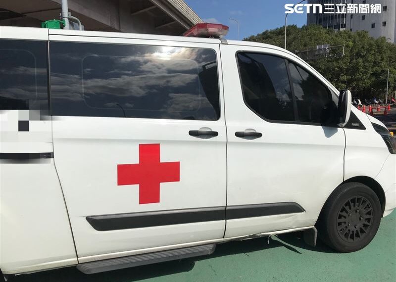 台灣新聞通訊社-快訊／校園內砰一聲！7旬婦北市「某大學」墜樓　倒臥地面送醫搶救