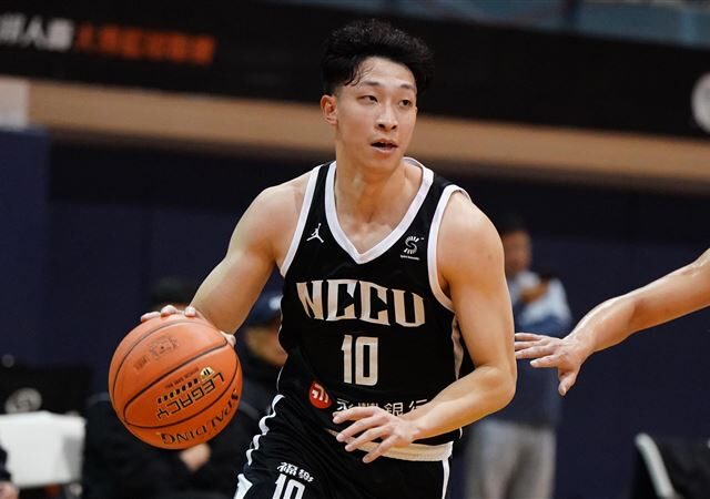 台灣新聞通訊社-UBA／政大輕鬆奪跨季63連勝　宋昕澔喊4年4冠！曝沒提早打職業隊原因